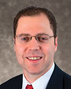 Benyamine Mizrahi,医学博士